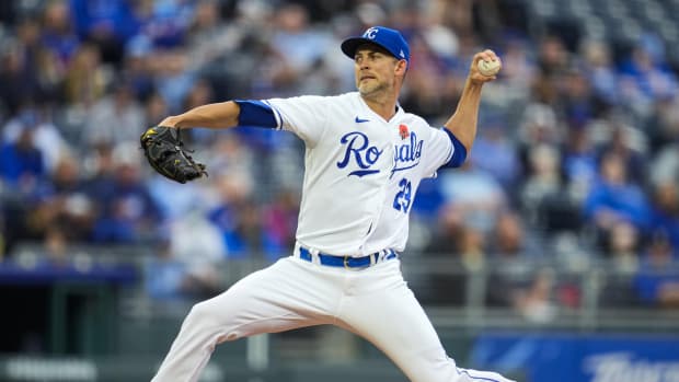 May 31, 2021; Kansas City, Missouri, USA; Kansas City Royals starting pitcher Mike Minor (23) pitches against the Pittsburgh Pirates during the first inning at Kauffman Stadium. Mandatory Credit: Jay Biggerstaff-USA TODAY Sports